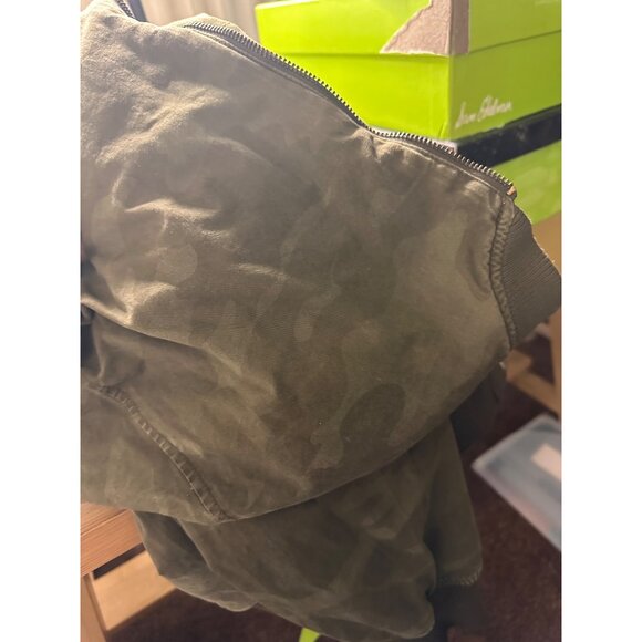 Old Navy Mens Camouflage Bomber Jacket Size XL Cotton & Polyester Blend Green - Picture 9 of 16